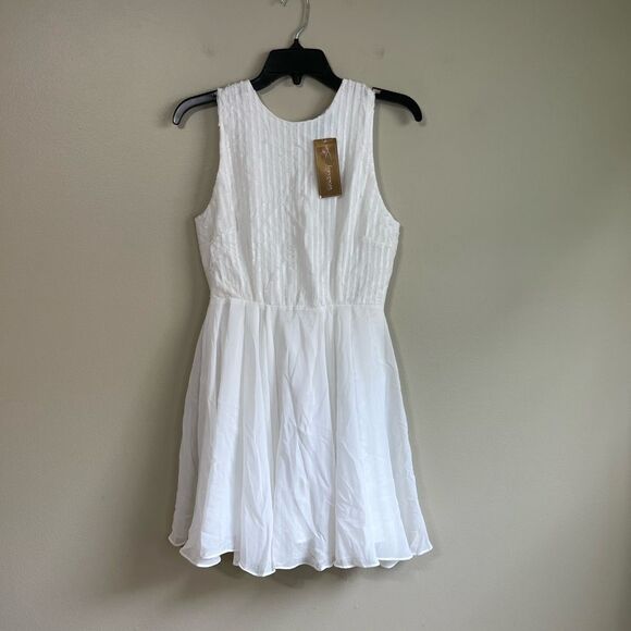 NWT Francesca’s white dress small - Picture 1 of 7